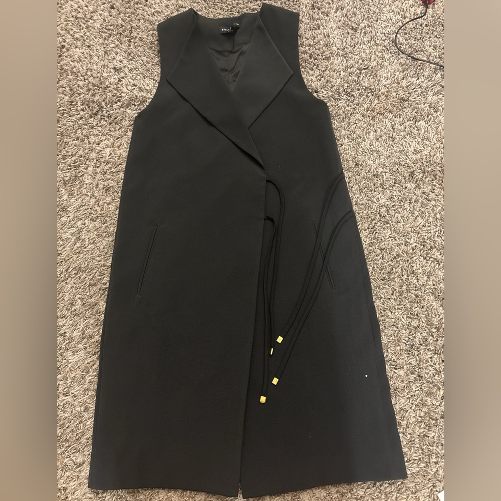 Elegant Black Sleeveless Dress
